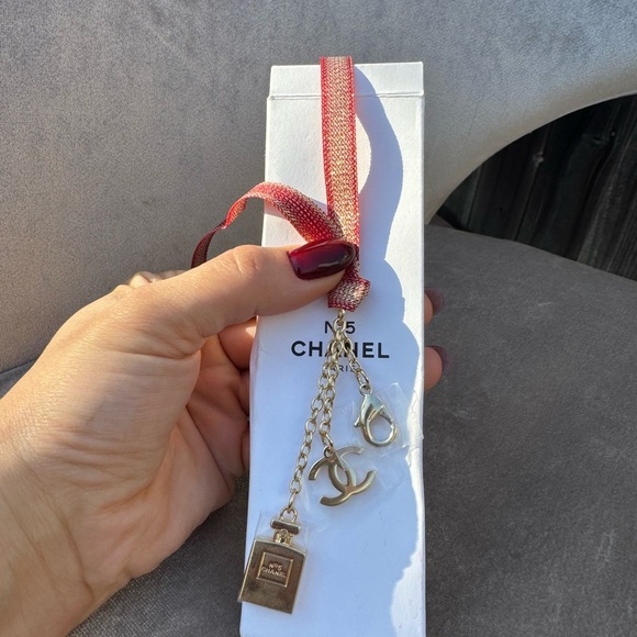 Chanel Gold Charm Keychain - Picture 5 of 7